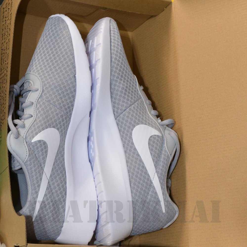 Nike Tanjun Women's Running Shoes - Picture 3 of 14